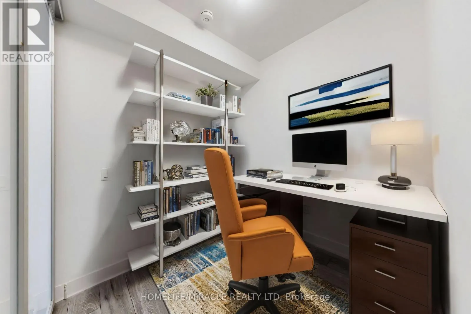 1106 - 1050 MAIN STREET E