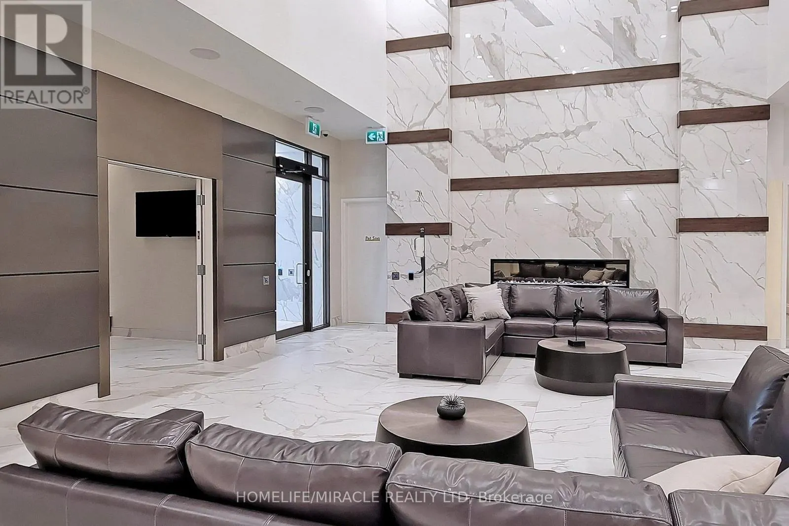 1106 - 1050 MAIN STREET E