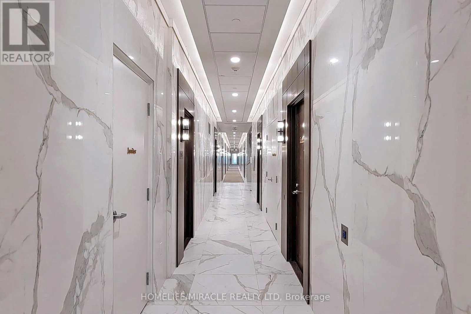 1106 - 1050 MAIN STREET E