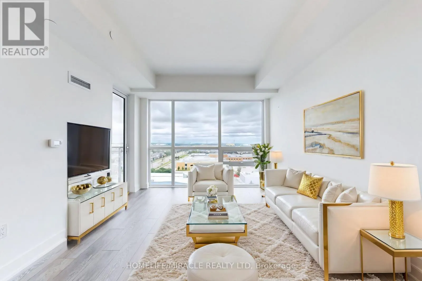 1106 - 1050 MAIN STREET E