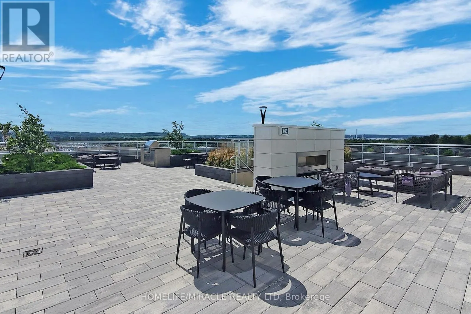 1106 - 1050 MAIN STREET E