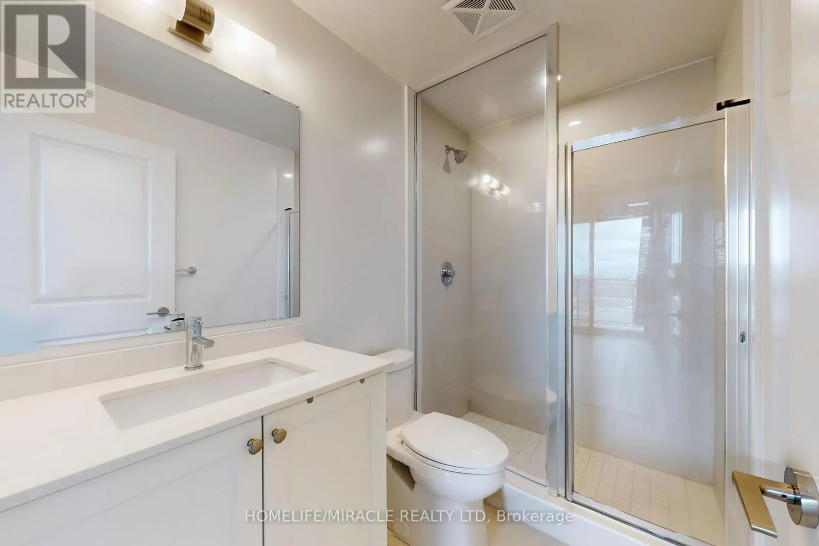 1106 - 1050 MAIN STREET E