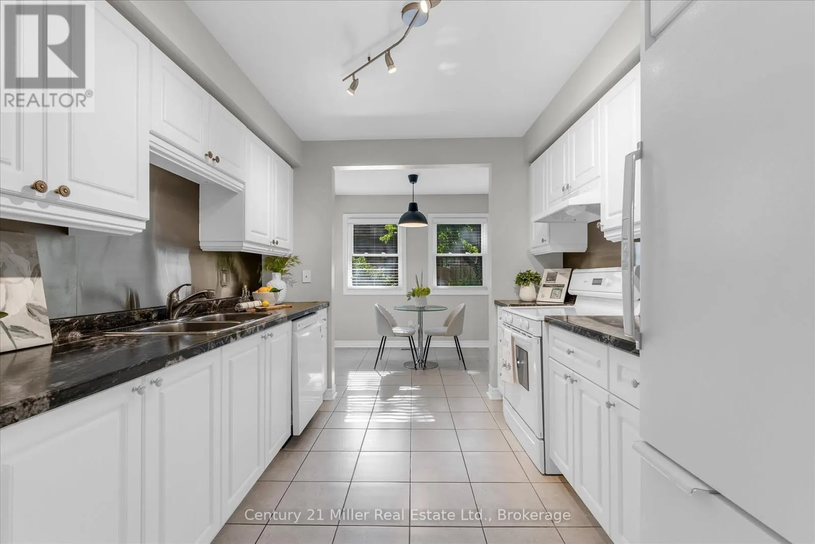 19 - 1310 HAMPTON STREET, #19