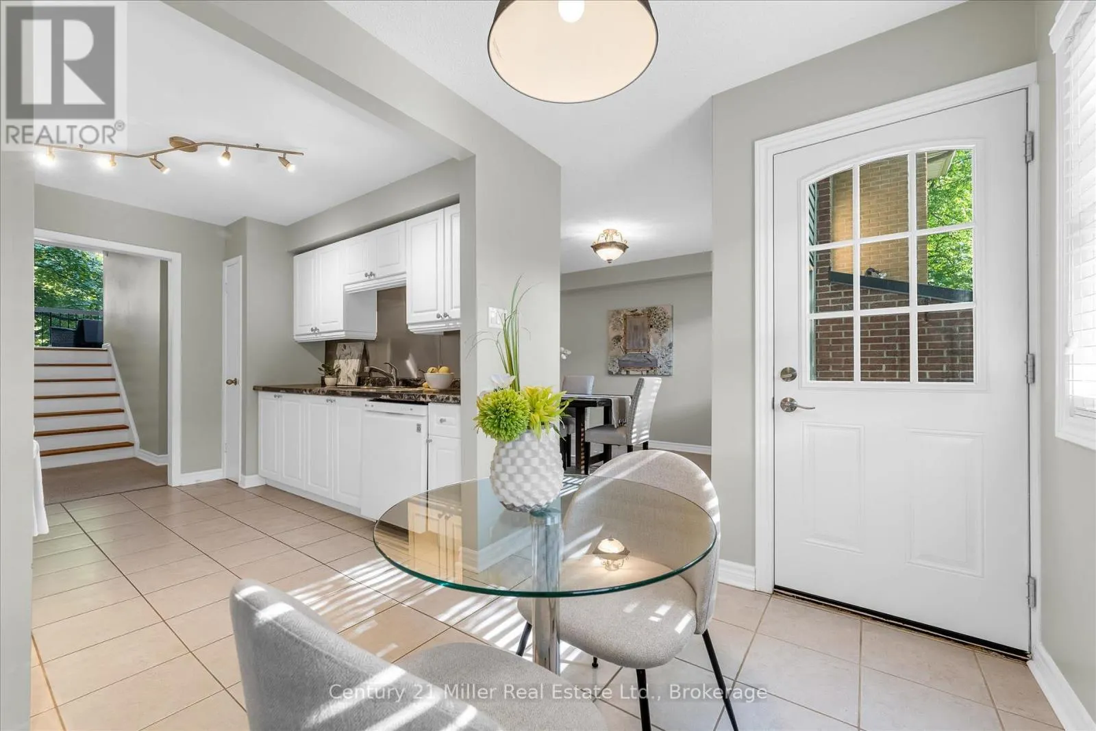 19 - 1310 HAMPTON STREET, #19