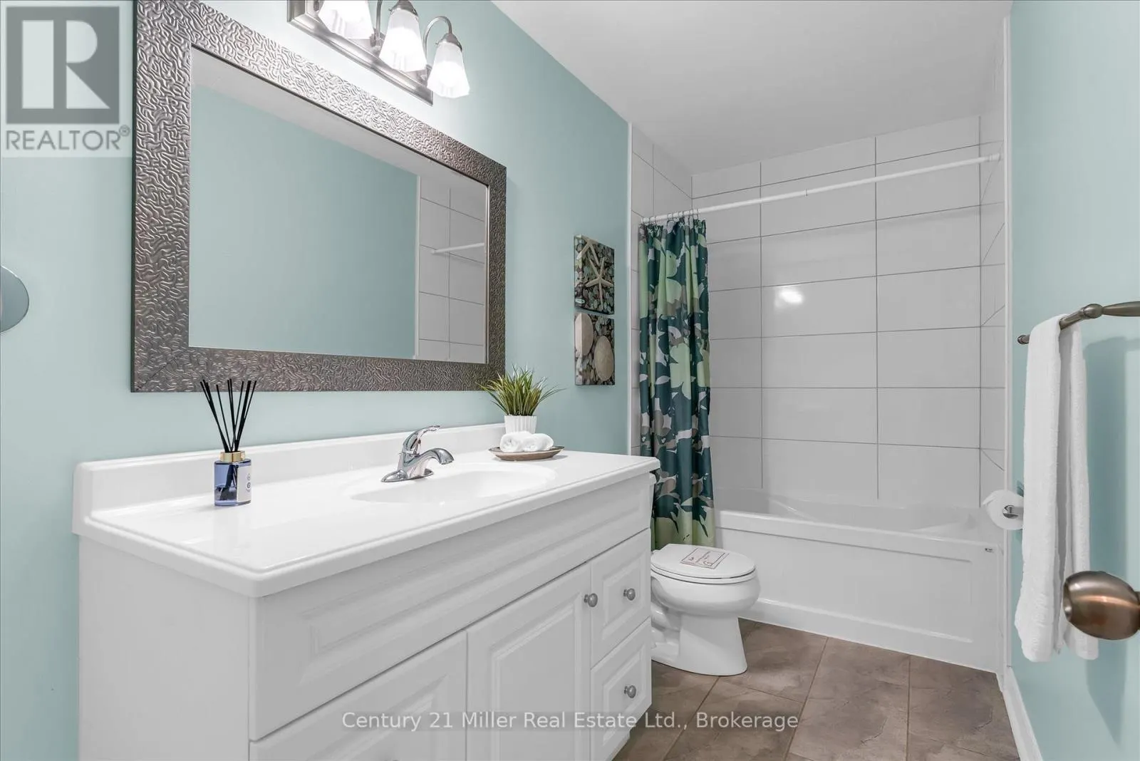 19 - 1310 HAMPTON STREET, #19