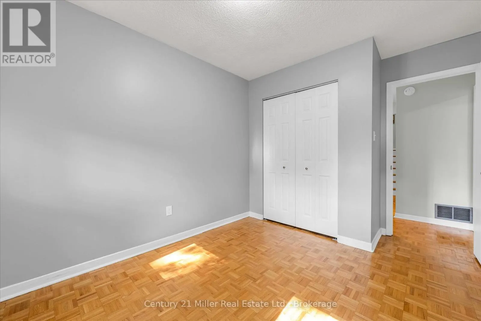 19 - 1310 HAMPTON STREET, #19