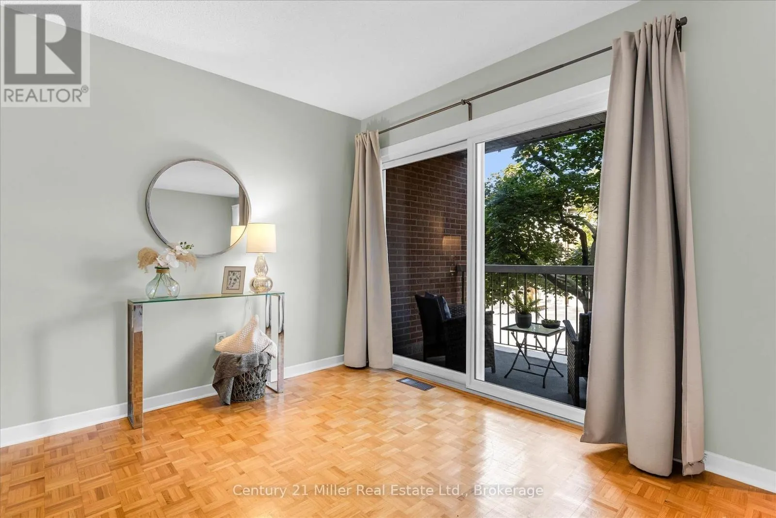 19 - 1310 HAMPTON STREET, #19