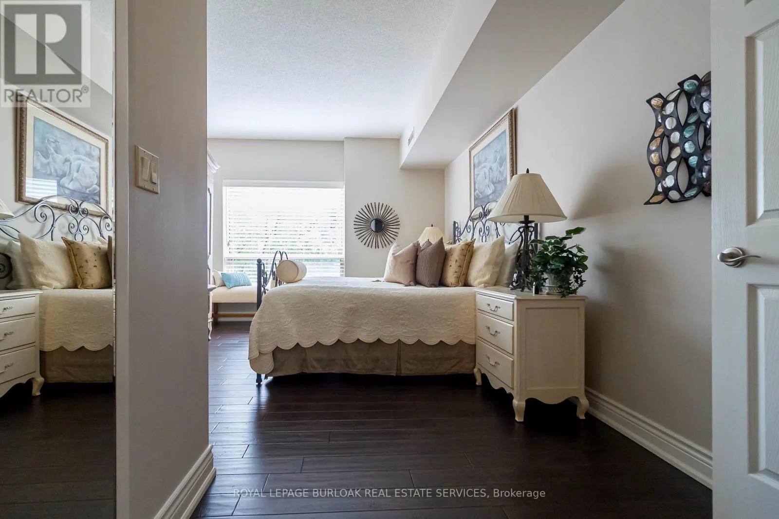 305 - 3497 UPPER MIDDLE ROAD