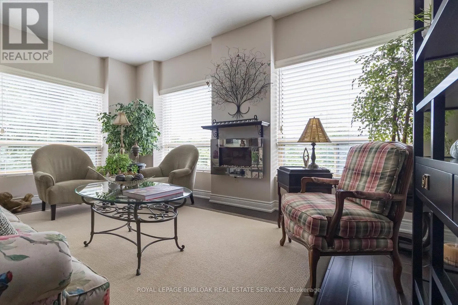 305 - 3497 UPPER MIDDLE ROAD