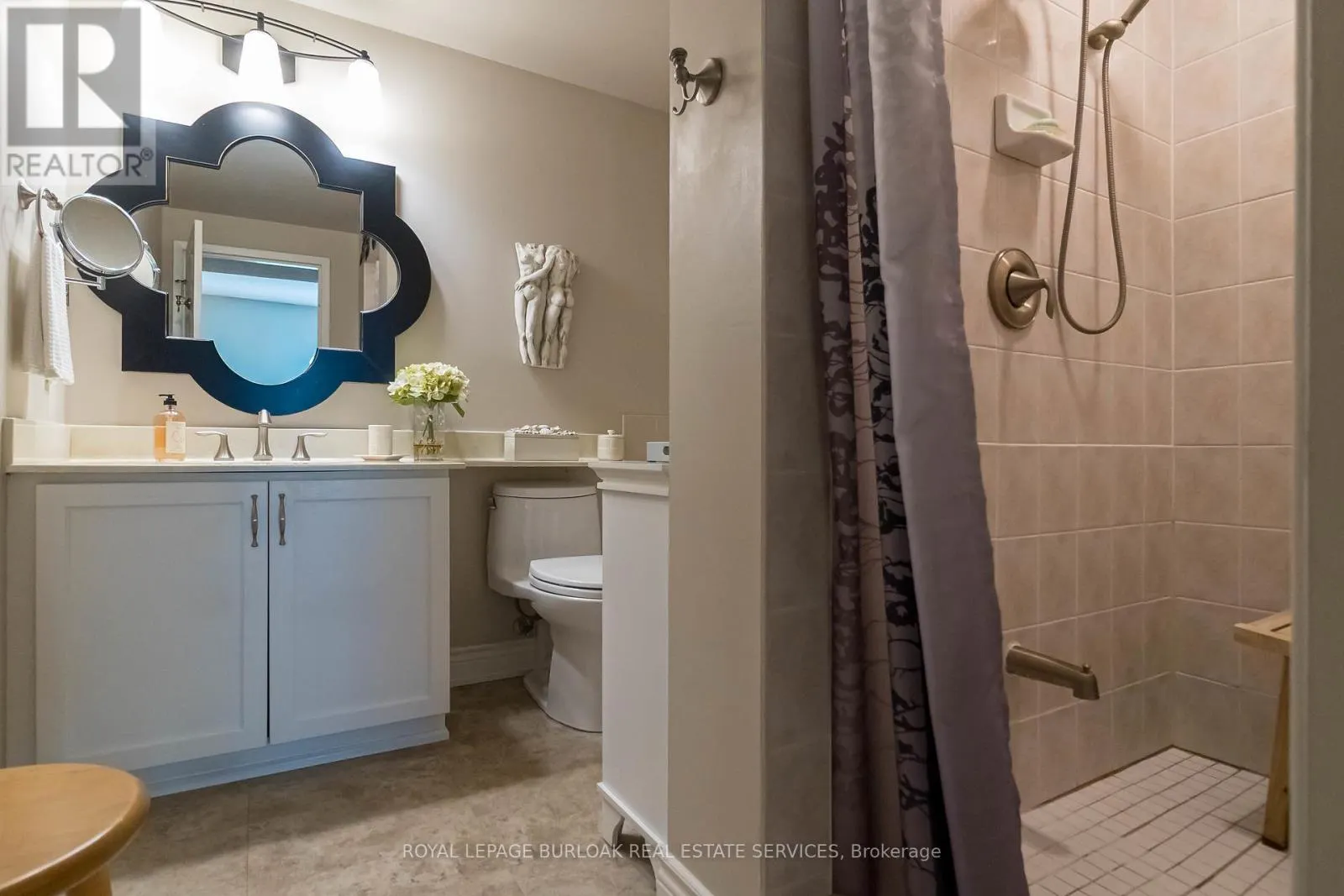 305 - 3497 UPPER MIDDLE ROAD