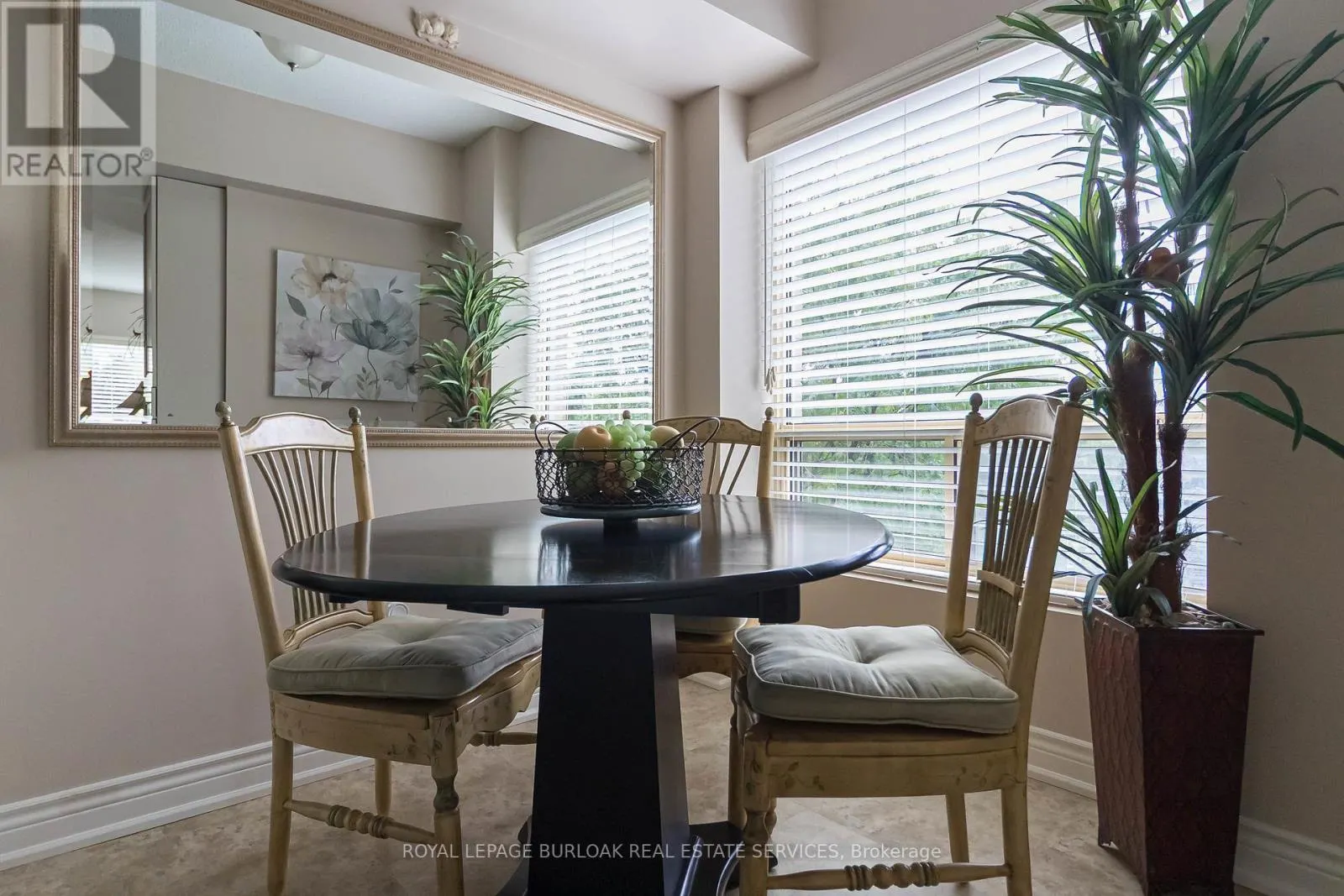 305 - 3497 UPPER MIDDLE ROAD