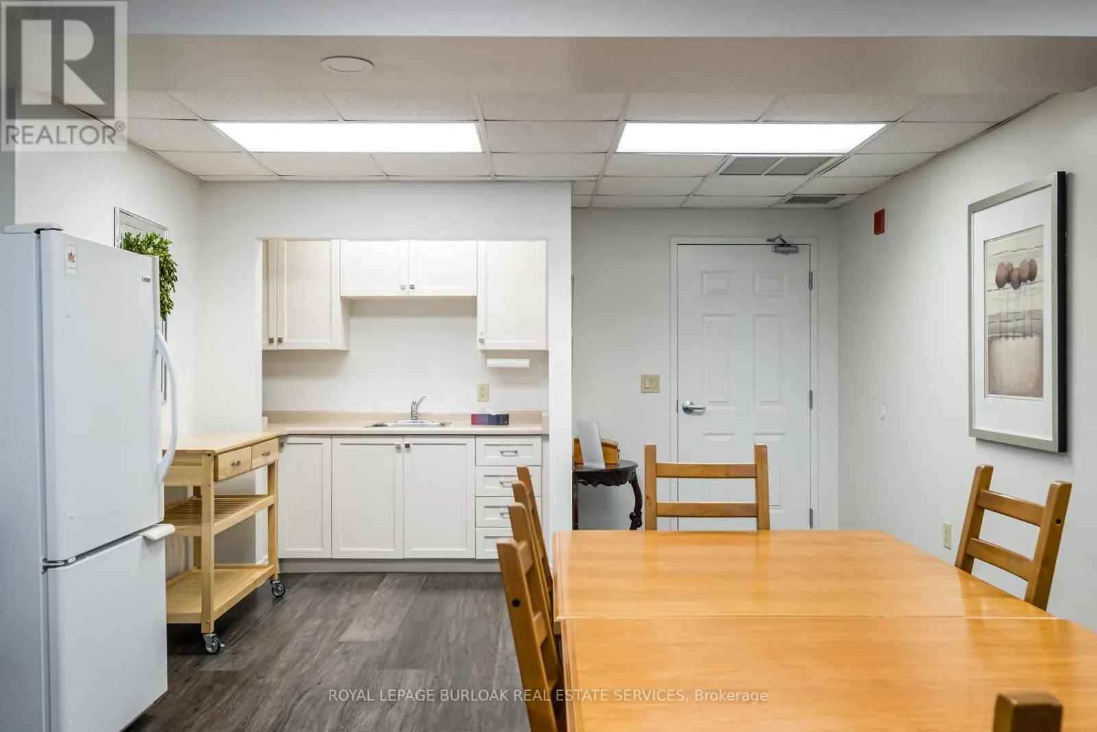 305 - 3497 UPPER MIDDLE ROAD