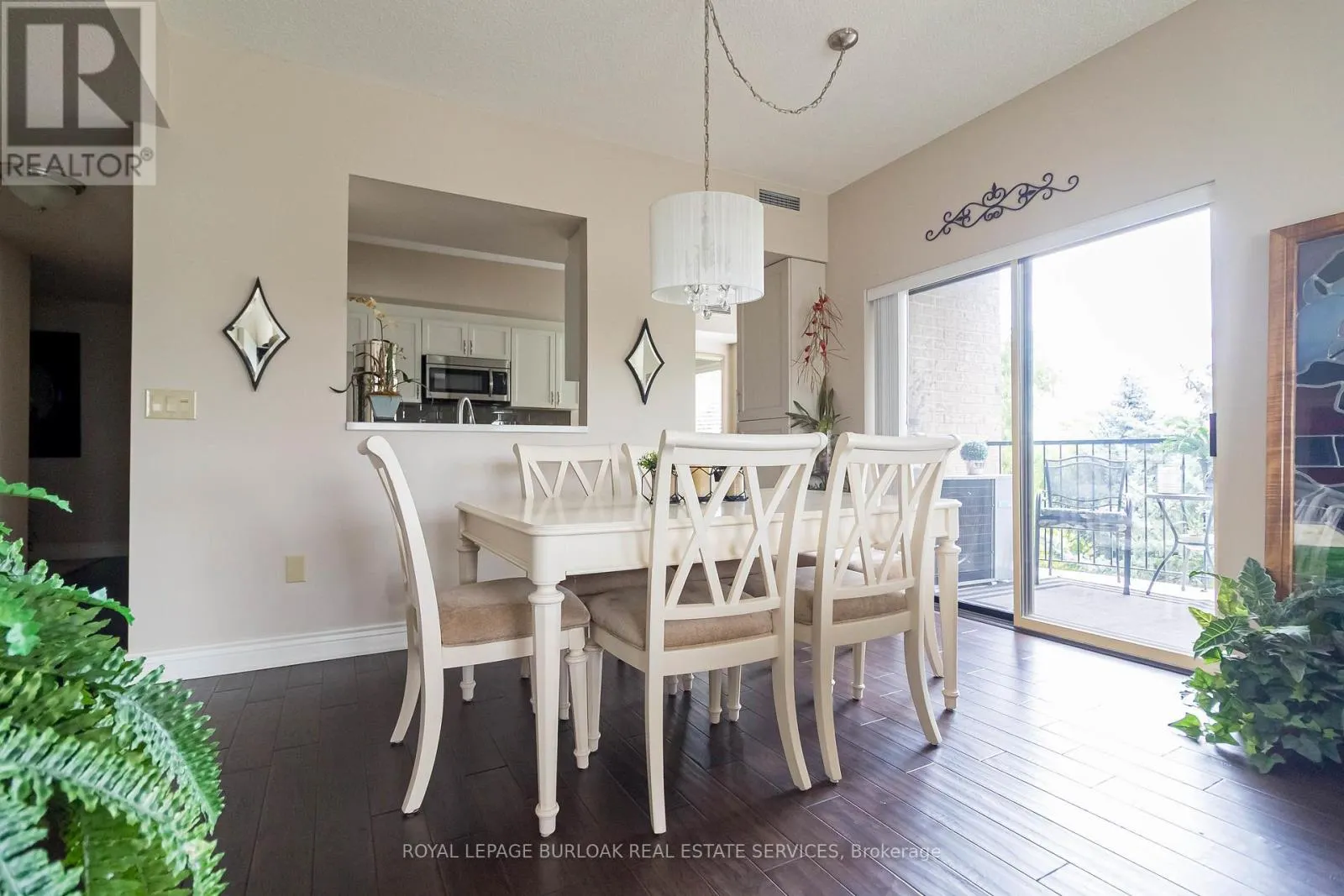 305 - 3497 UPPER MIDDLE ROAD