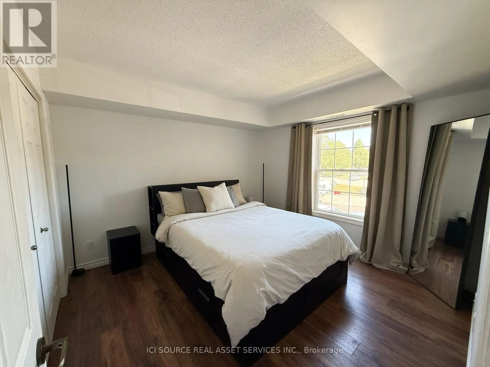 204 - 4003 KILMER DRIVE