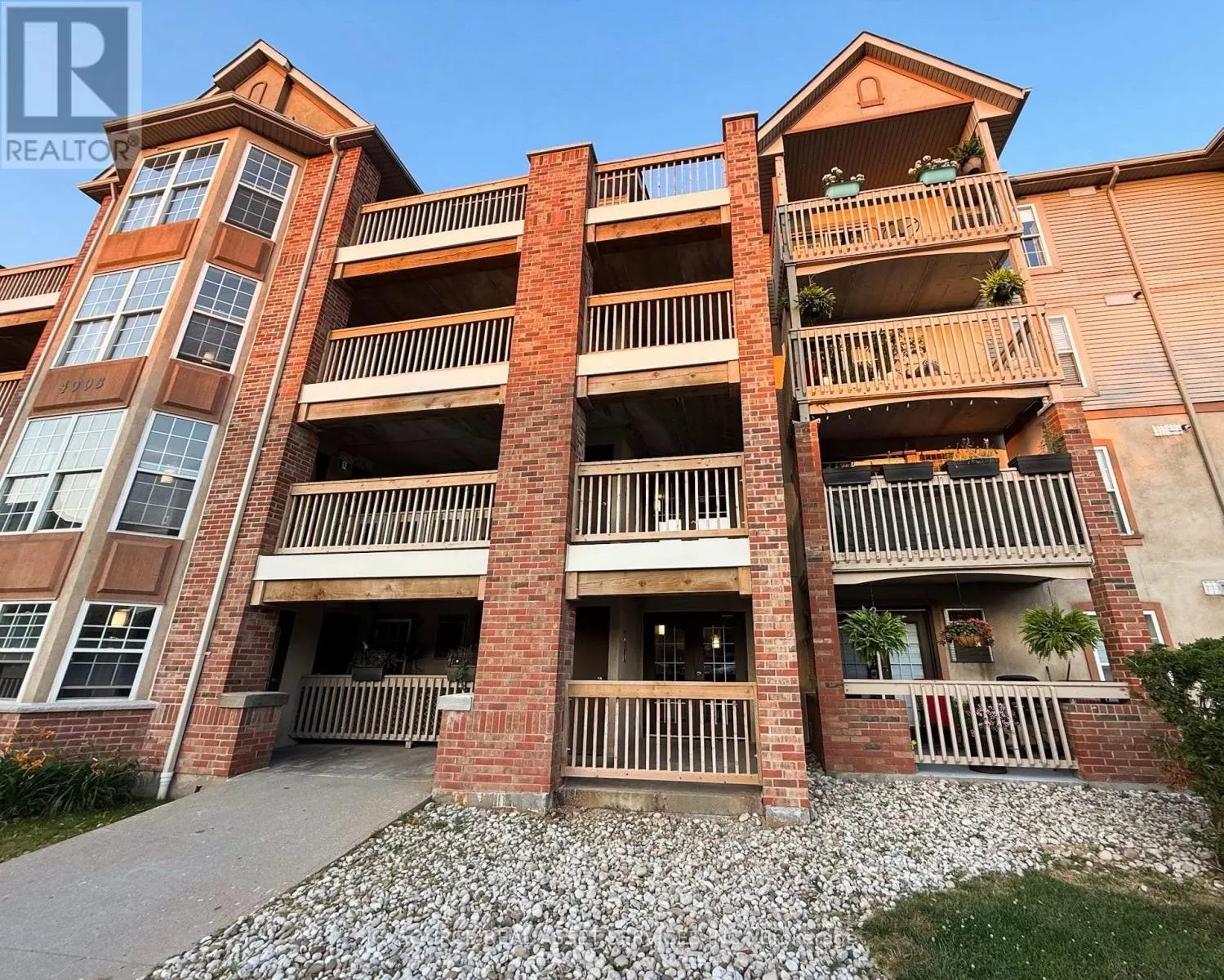 204 - 4003 KILMER DRIVE