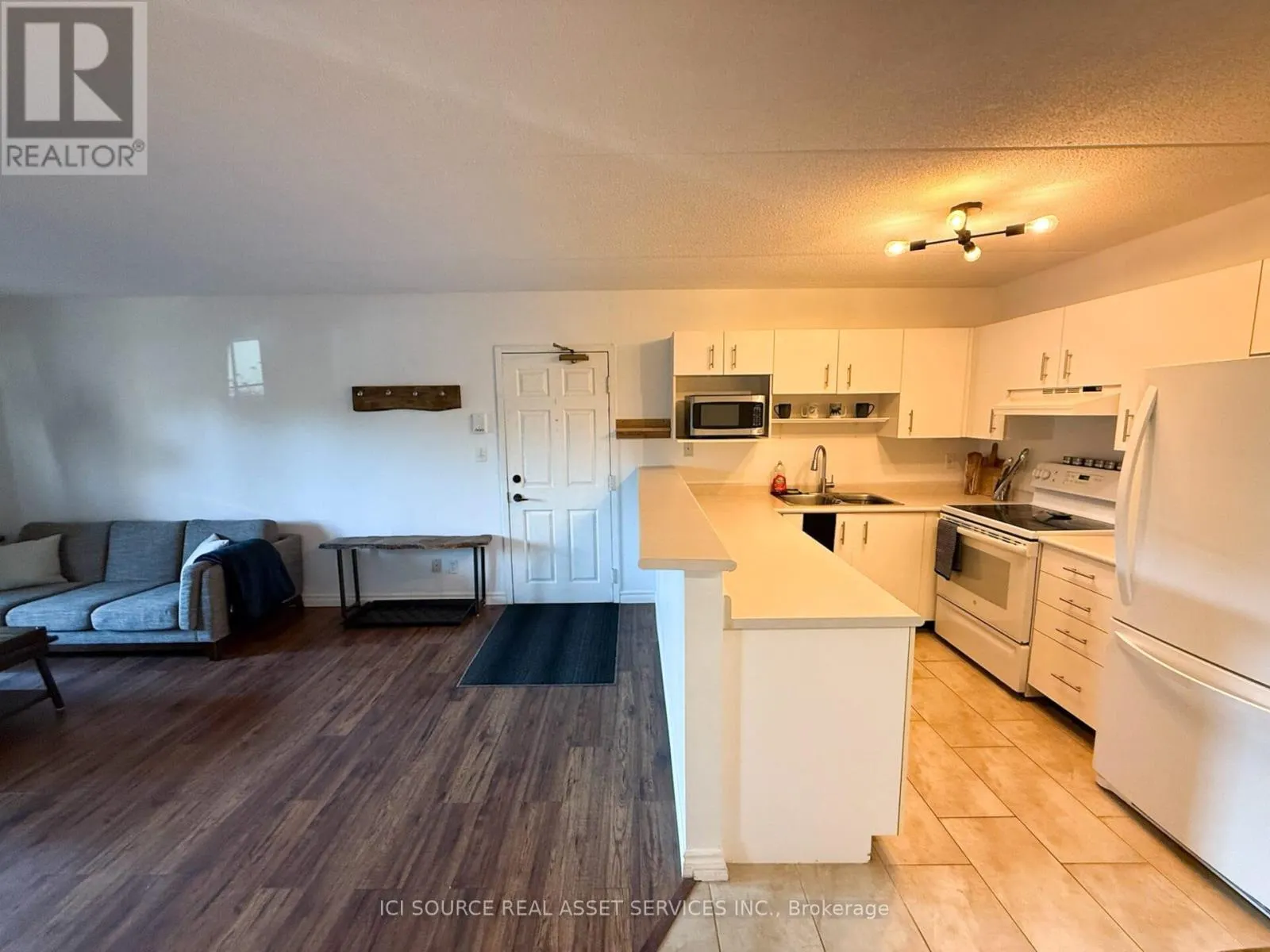 204 - 4003 KILMER DRIVE