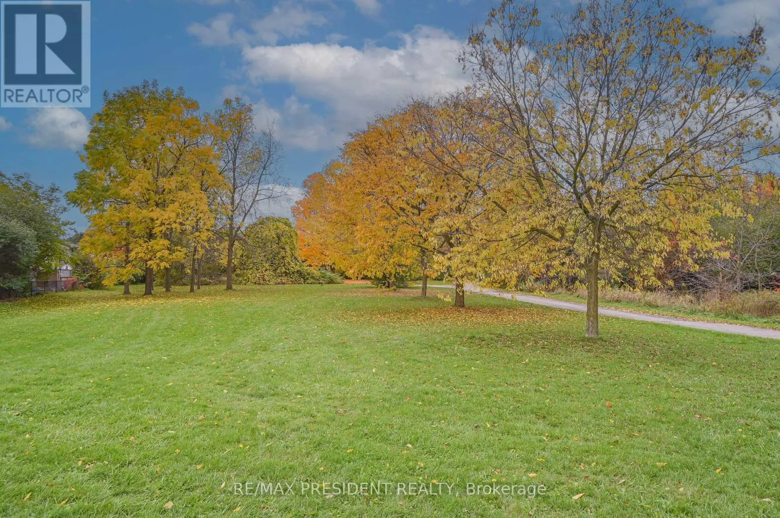 237 BARONWOOD CRESCENT