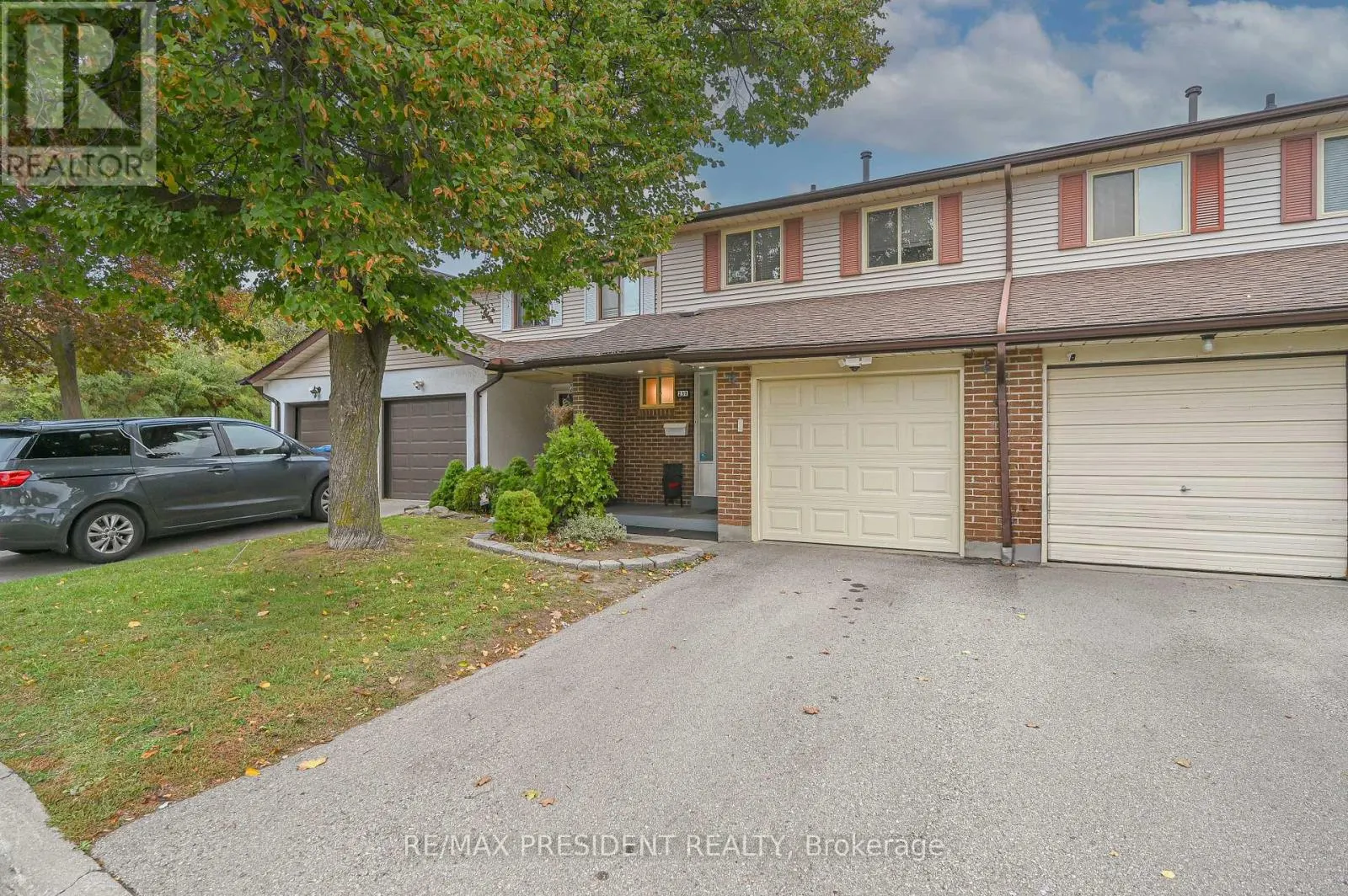 237 BARONWOOD CRESCENT