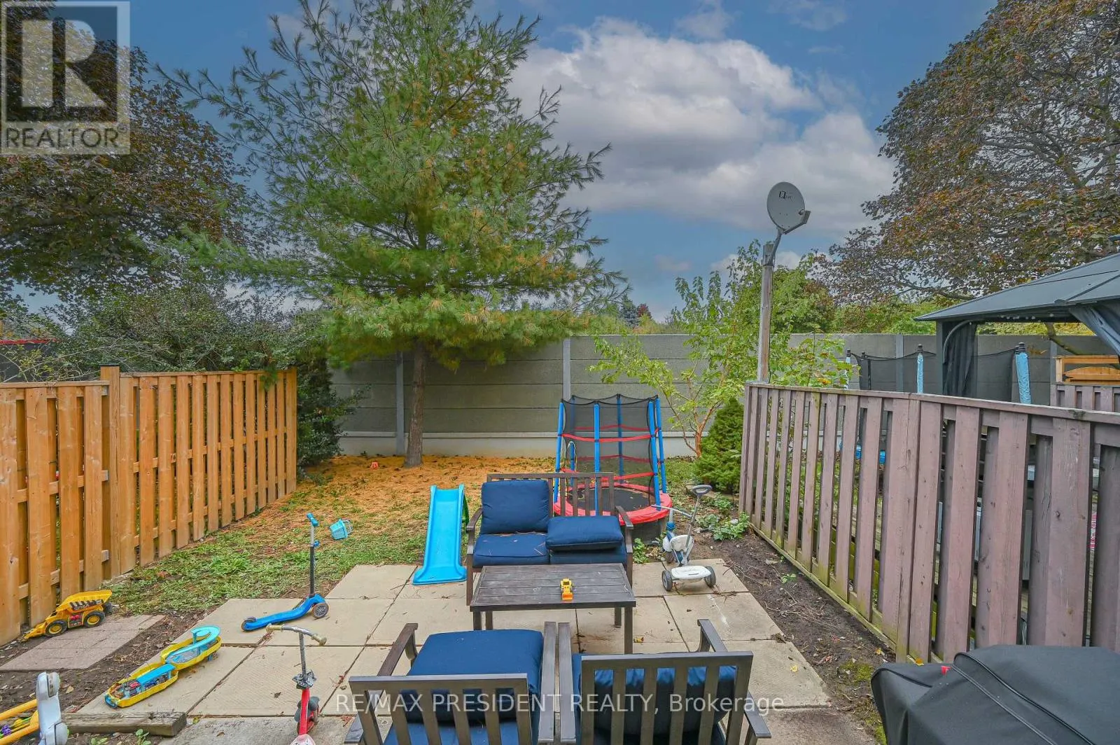 237 BARONWOOD CRESCENT