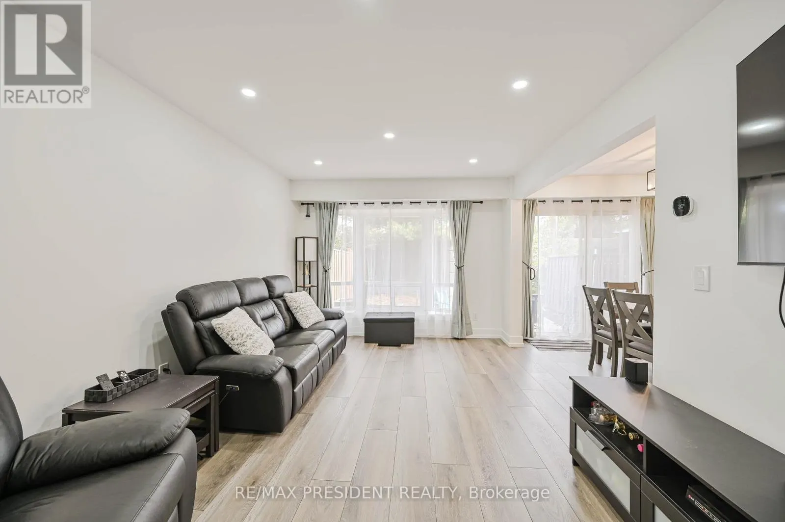 237 BARONWOOD CRESCENT