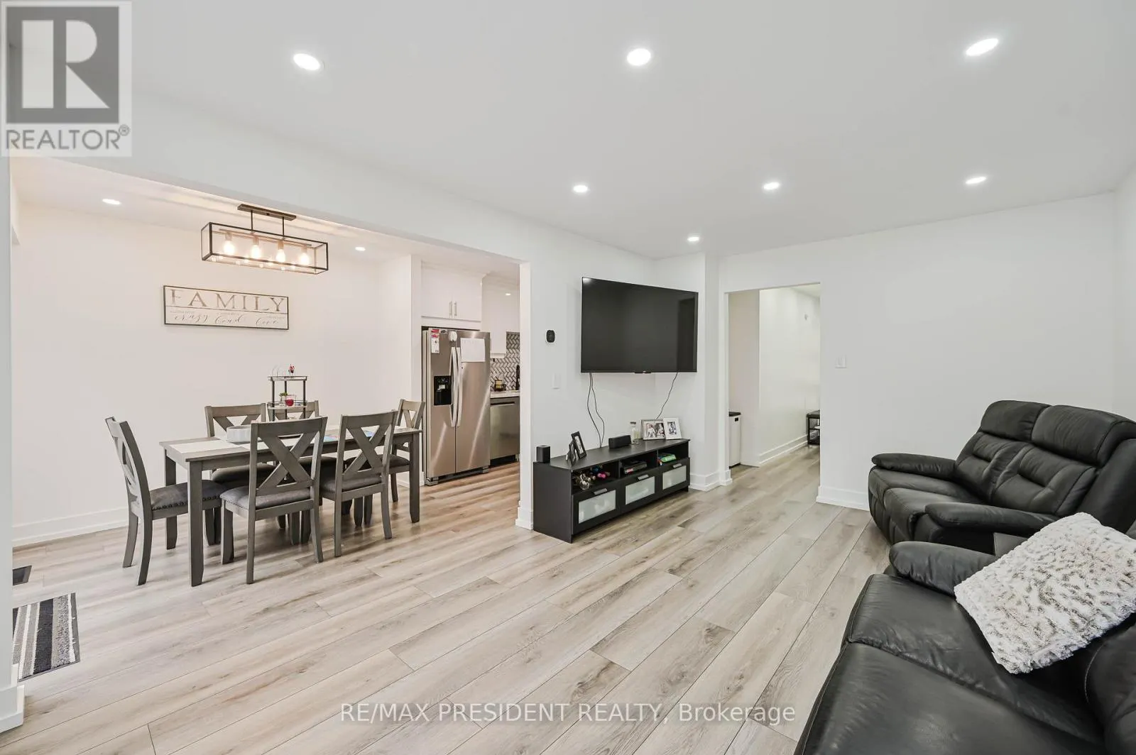 237 BARONWOOD CRESCENT