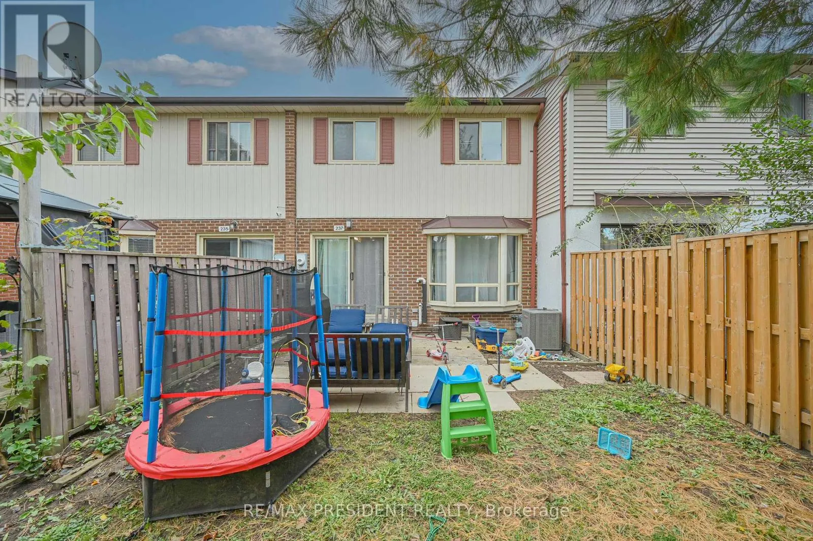 237 BARONWOOD CRESCENT