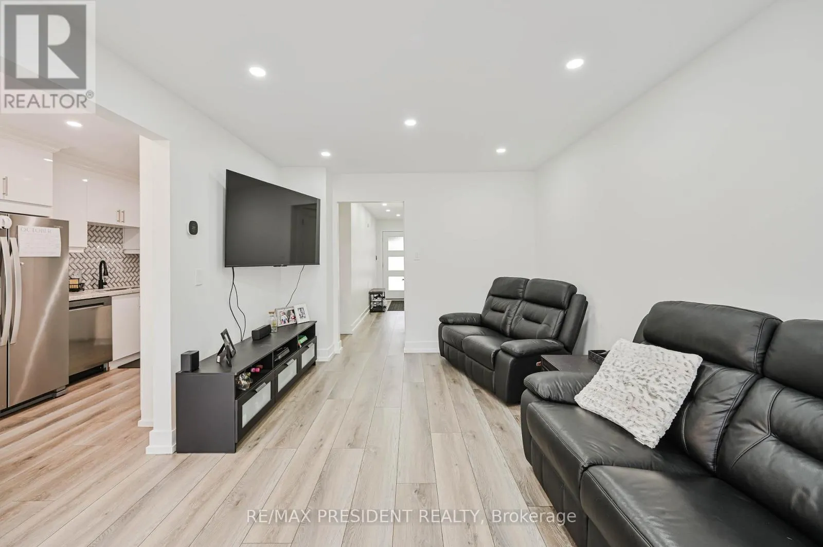 237 BARONWOOD CRESCENT