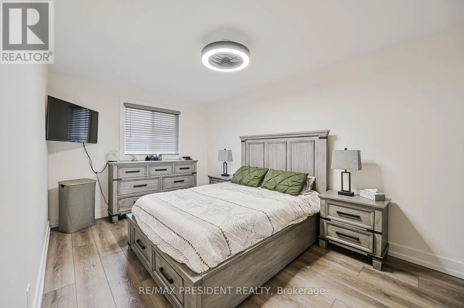 237 BARONWOOD CRESCENT