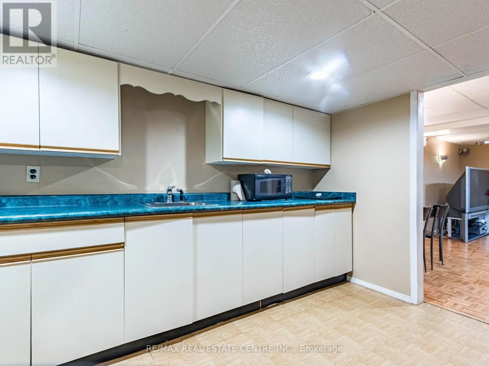 6439 OSPREY BOULEVARD