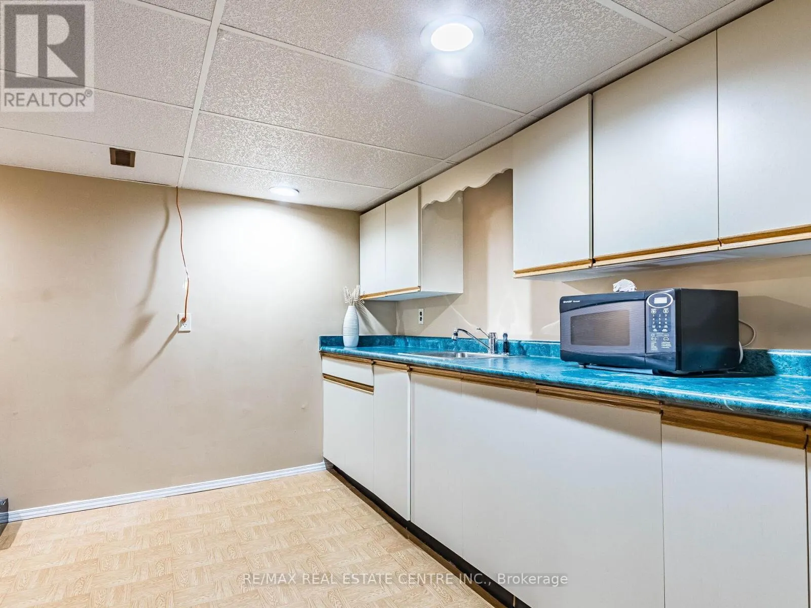 6439 OSPREY BOULEVARD