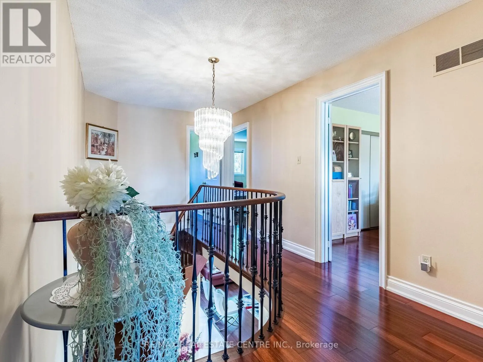 6439 OSPREY BOULEVARD