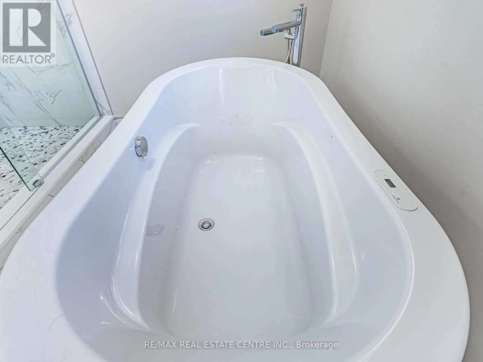 6439 OSPREY BOULEVARD