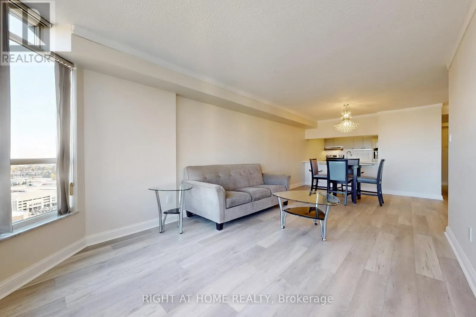 2206 - 22 HANOVER ROAD