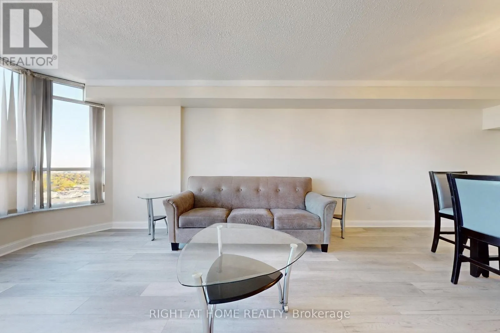 2206 - 22 HANOVER ROAD