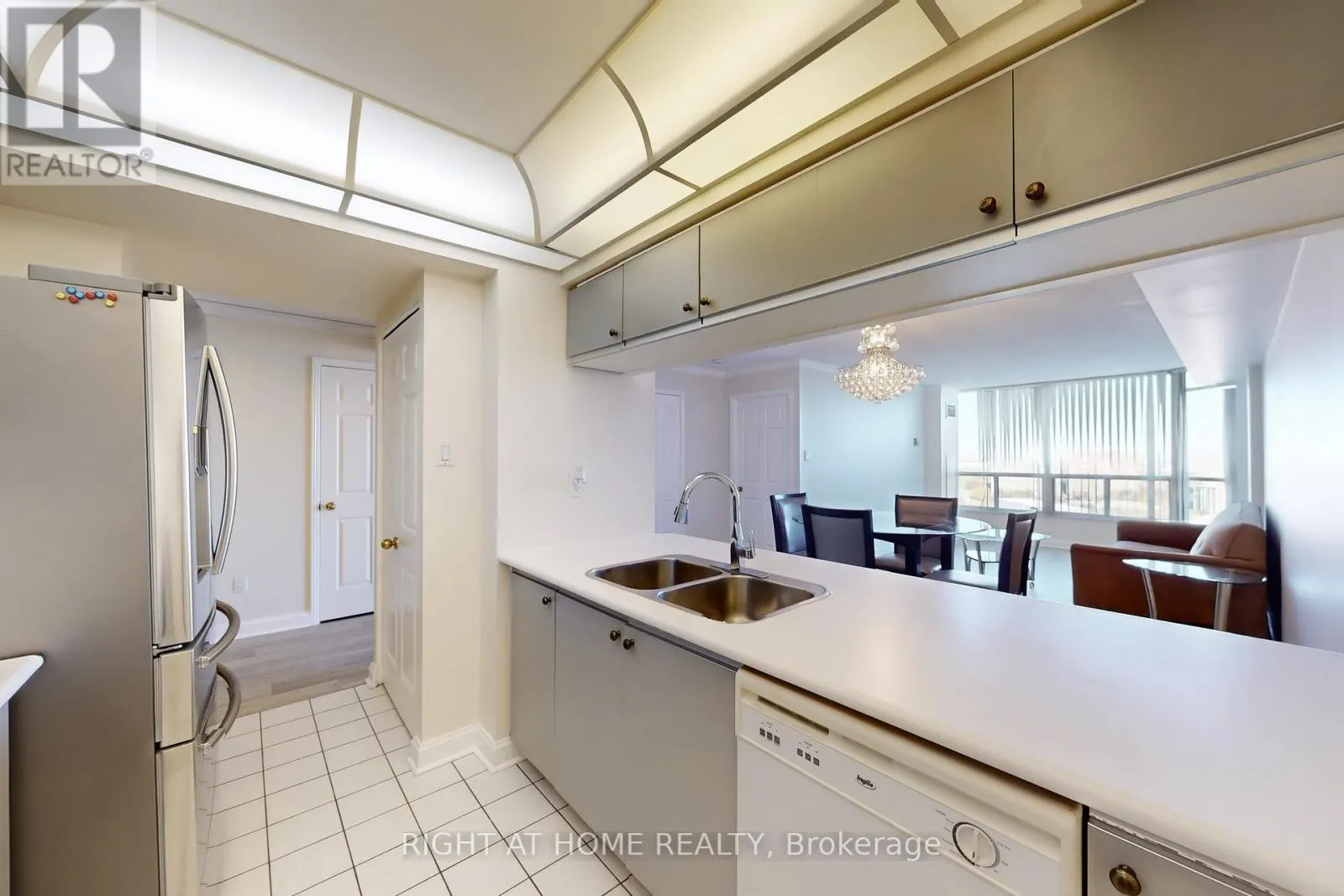 2206 - 22 HANOVER ROAD