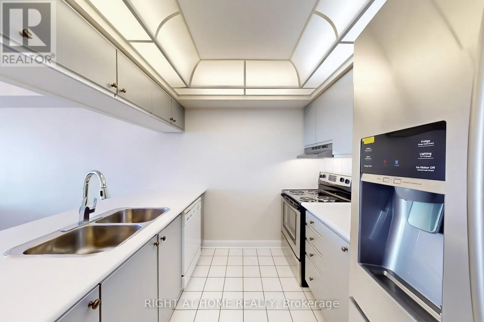 2206 - 22 HANOVER ROAD