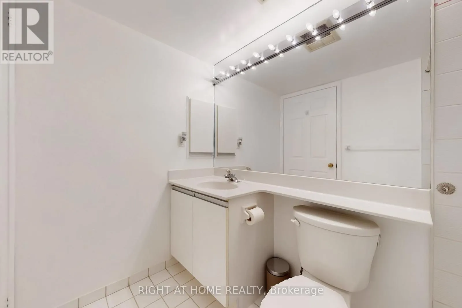 2206 - 22 HANOVER ROAD