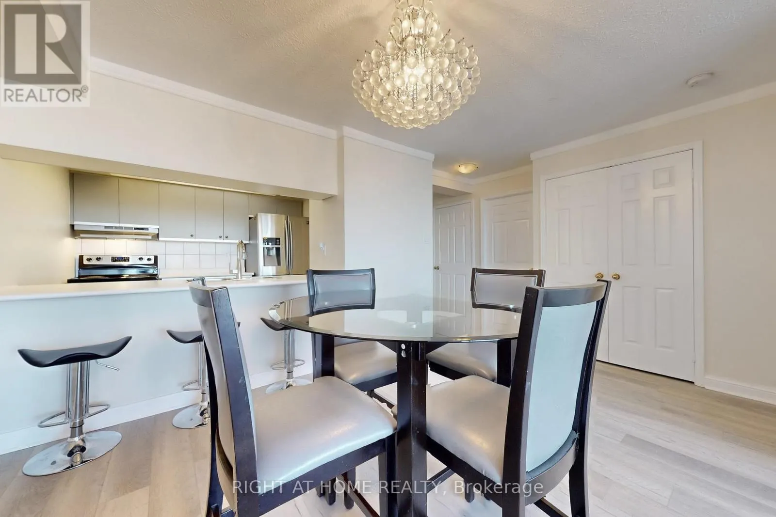 2206 - 22 HANOVER ROAD