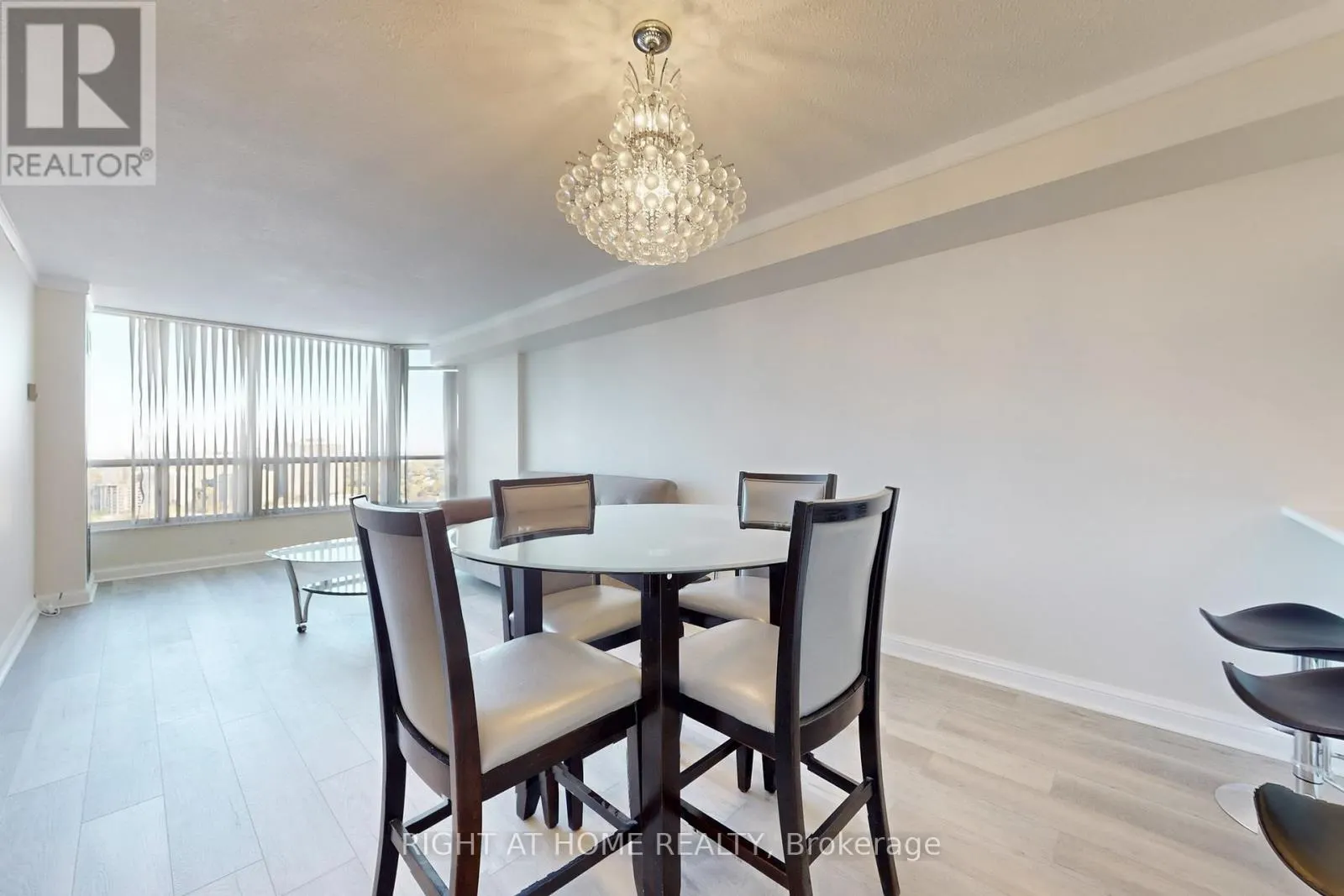 2206 - 22 HANOVER ROAD