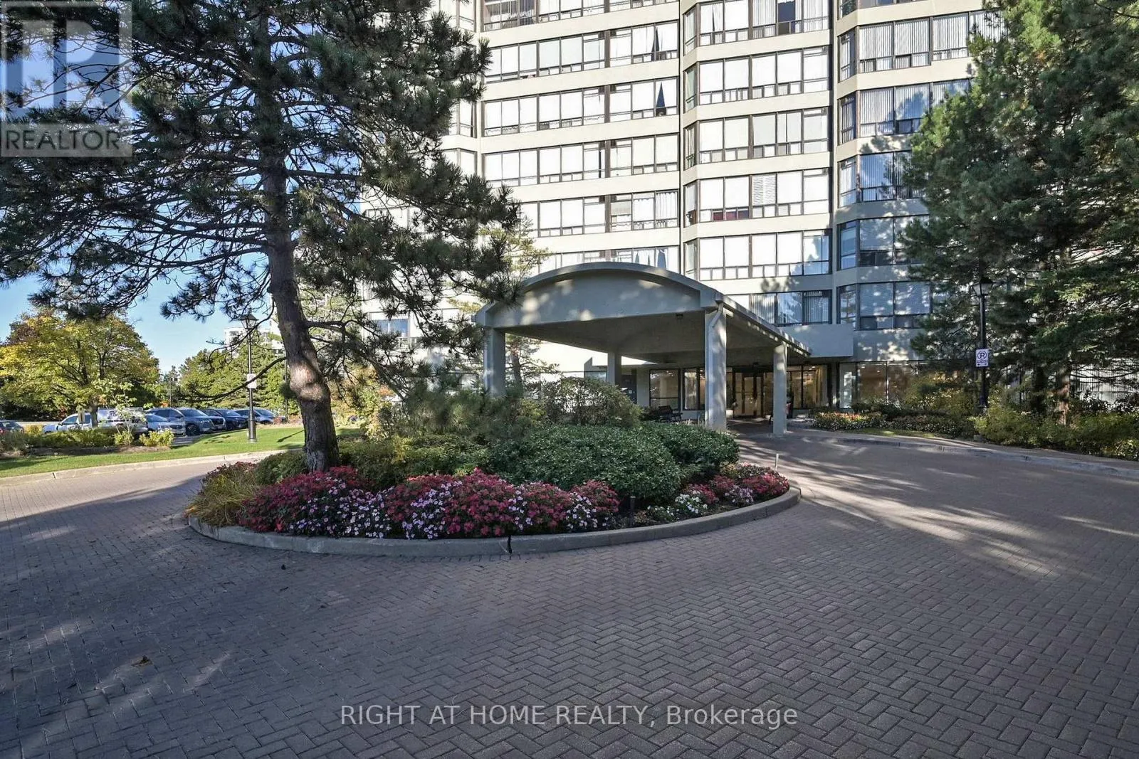 2206 - 22 HANOVER ROAD