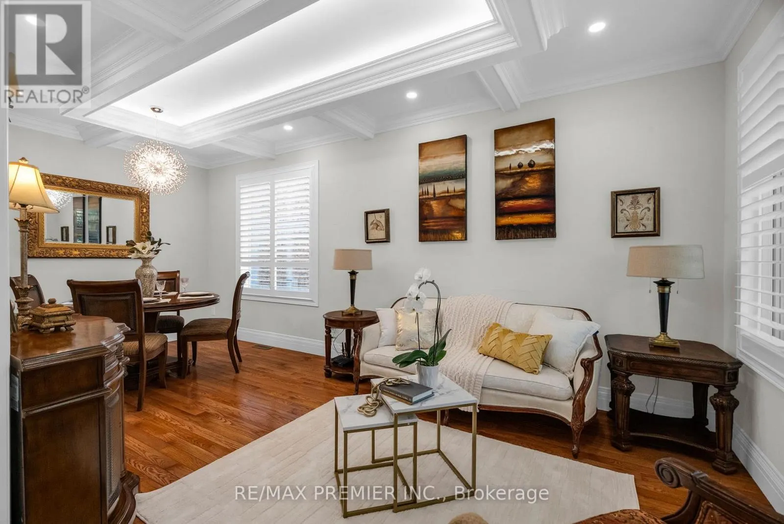 920 MCDUFFE CRESCENT