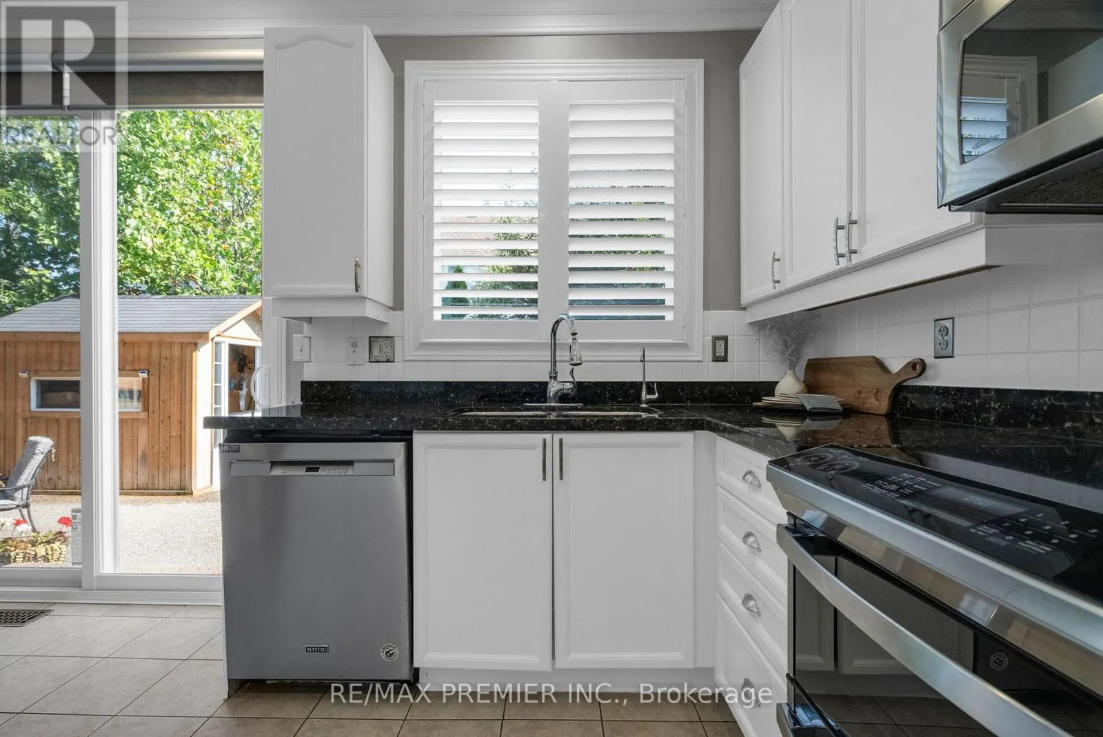 920 MCDUFFE CRESCENT