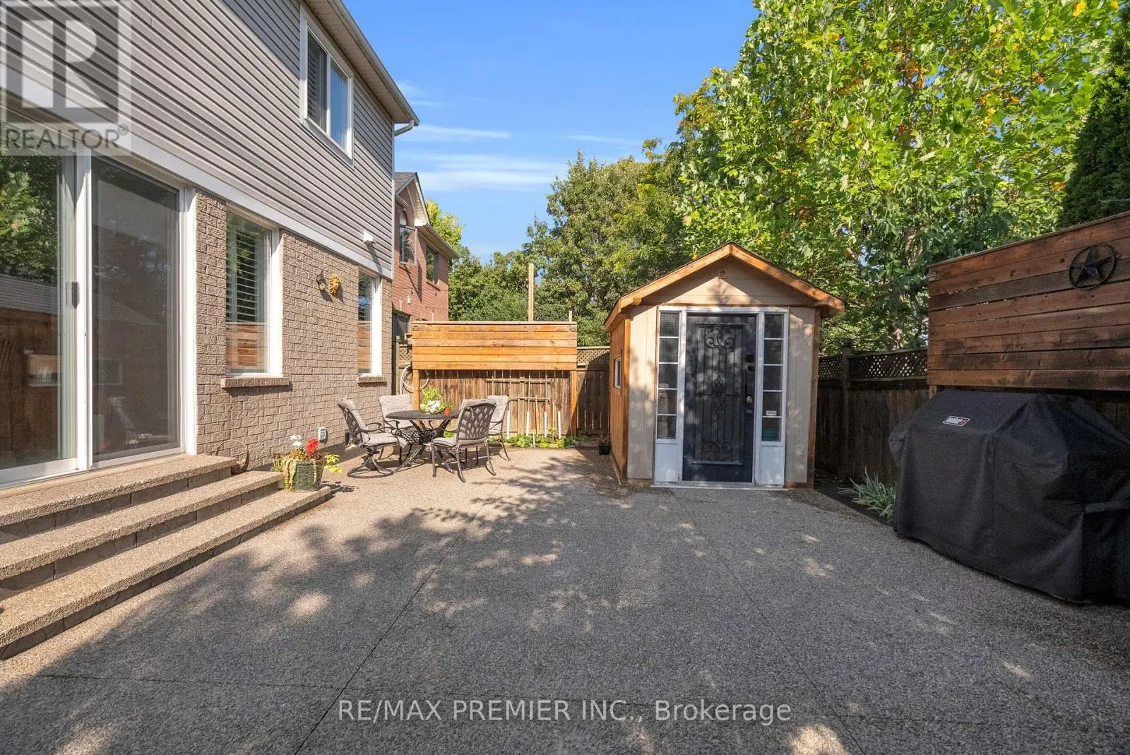 920 MCDUFFE CRESCENT