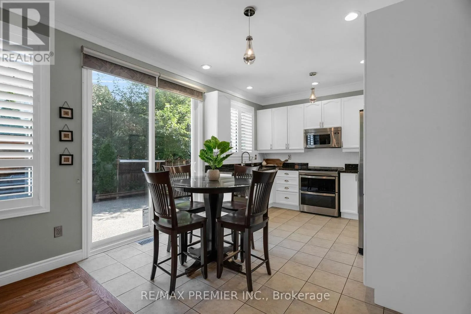 920 MCDUFFE CRESCENT