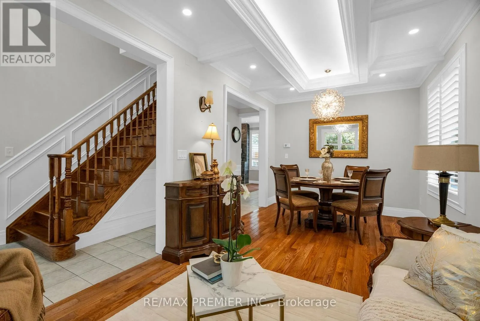 920 MCDUFFE CRESCENT