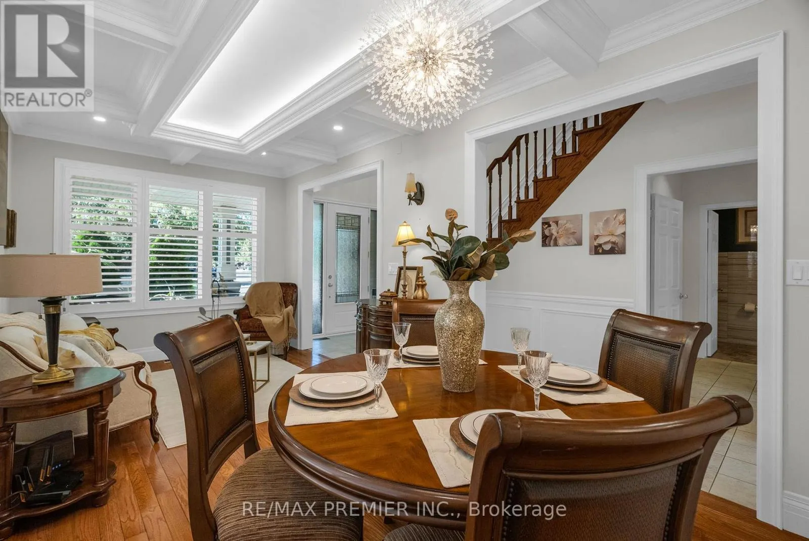 920 MCDUFFE CRESCENT