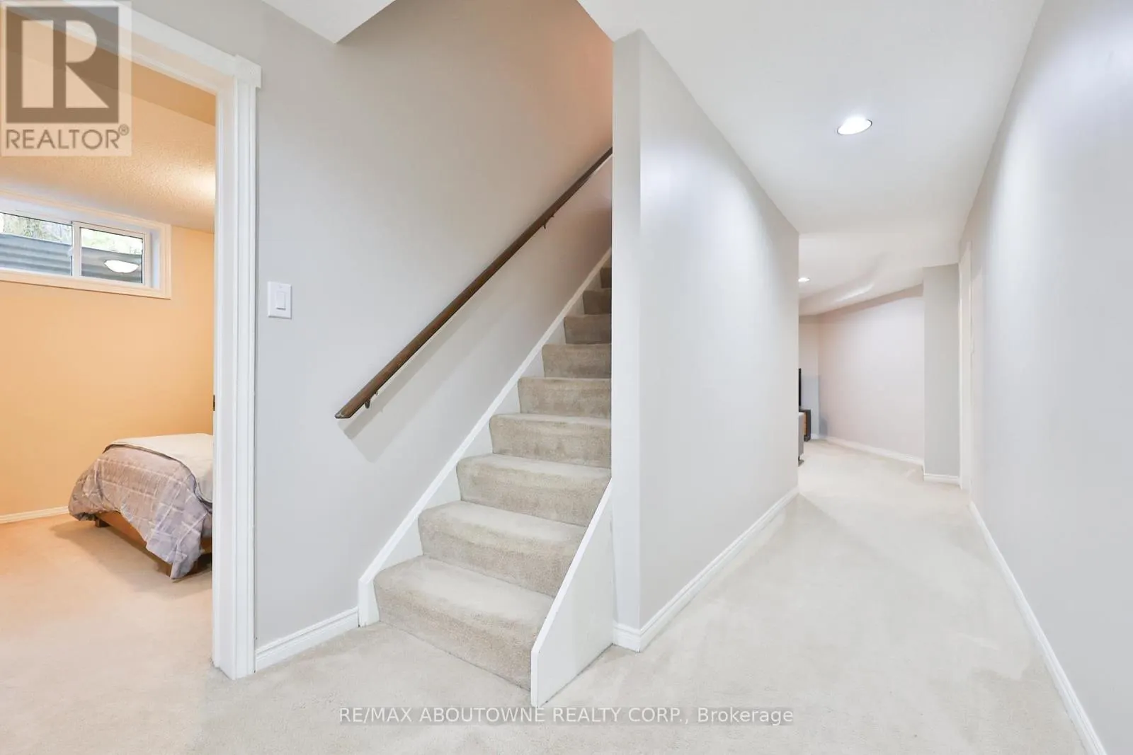 206 ROSSMORE BOULEVARD