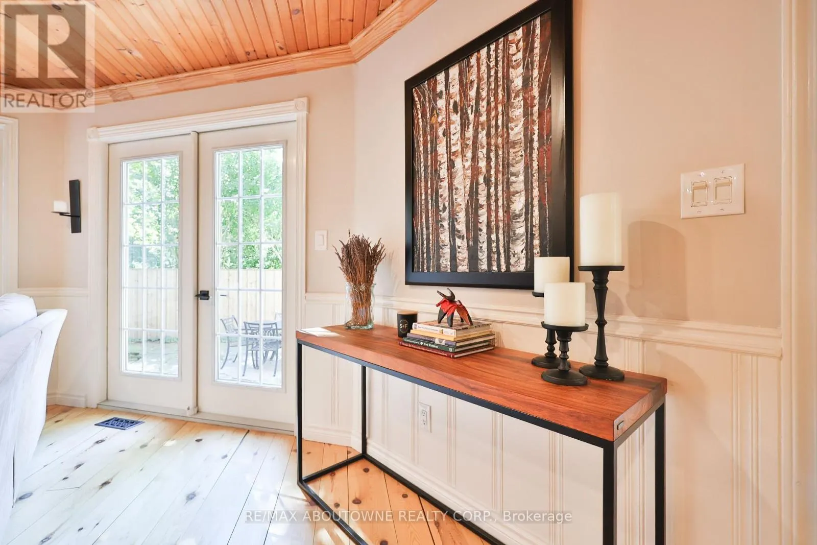 206 ROSSMORE BOULEVARD