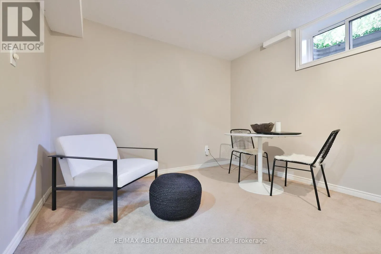 206 ROSSMORE BOULEVARD