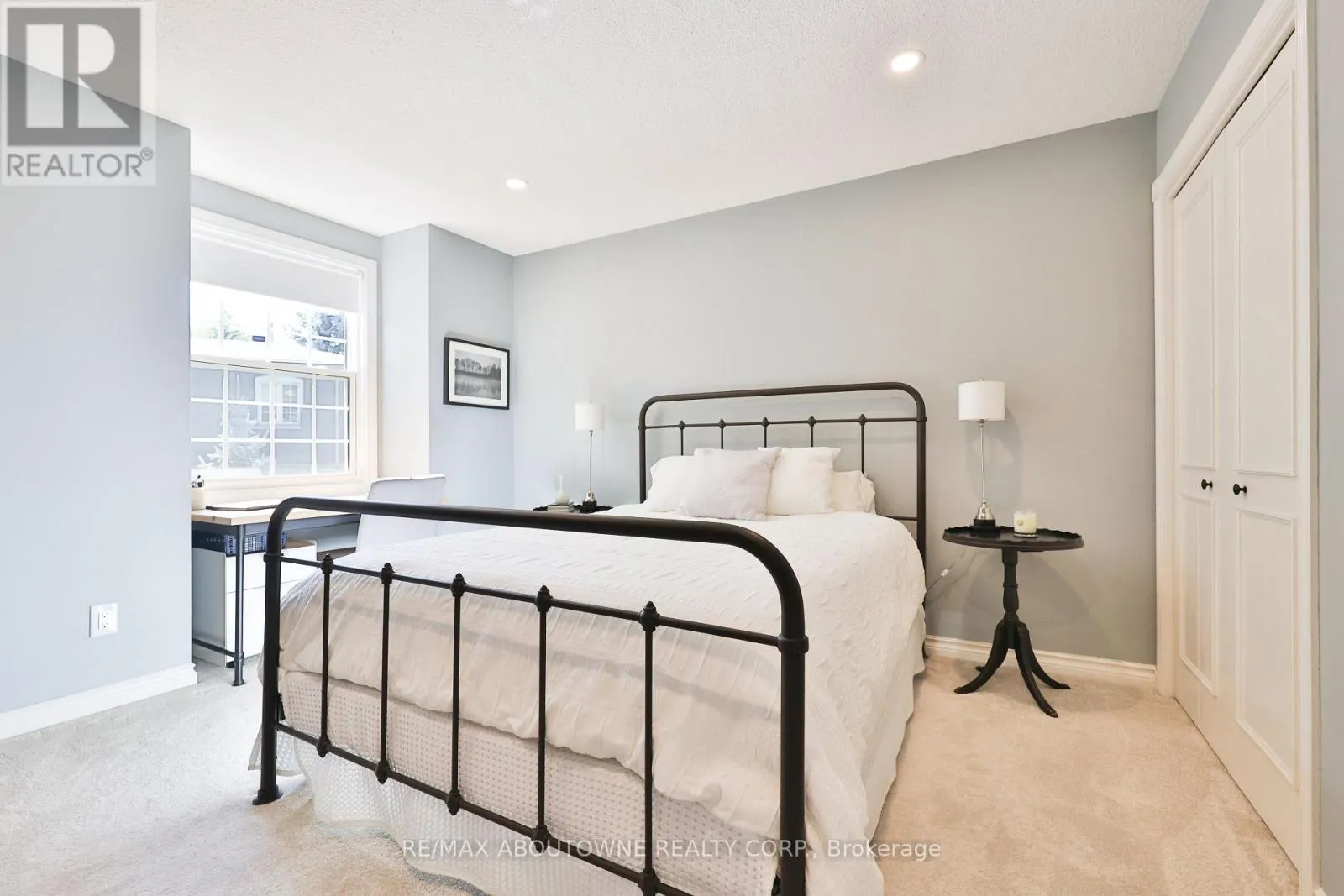 206 ROSSMORE BOULEVARD